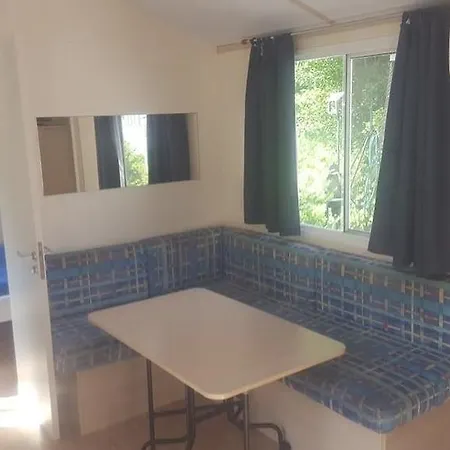 Camping Village Riviera ホテル Garlate